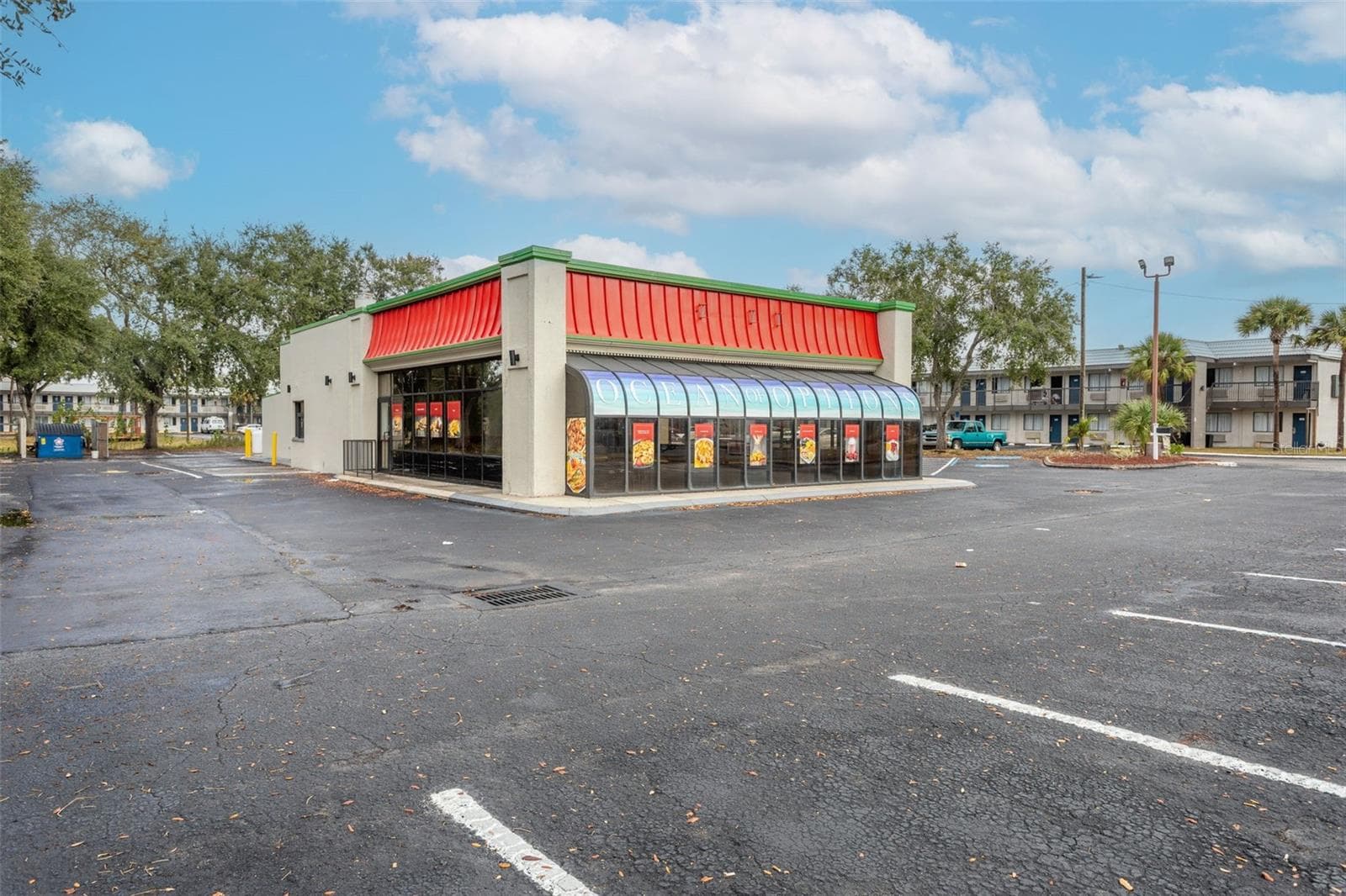 Restaurant at 6620 E DR MARTIN LUTHER KING JR BLVD, TAMPA, photo 2 of 23