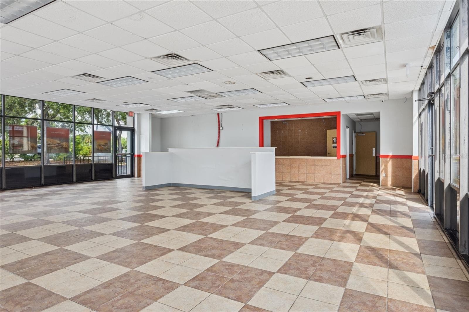 Restaurant at 6620 E DR MARTIN LUTHER KING JR BLVD, TAMPA, photo 5 of 23