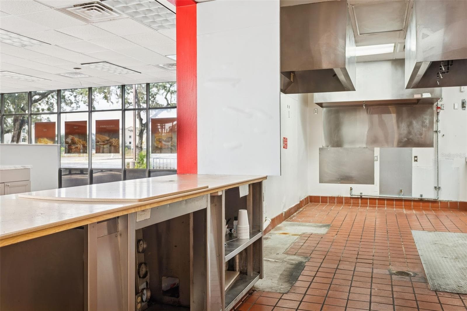Restaurant at 6620 E DR MARTIN LUTHER KING JR BLVD, TAMPA, photo 11 of 23