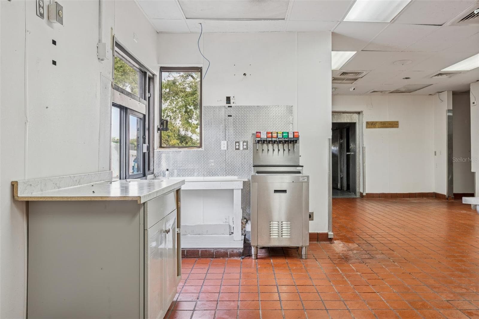 Restaurant at 6620 E DR MARTIN LUTHER KING JR BLVD, TAMPA, photo 15 of 23