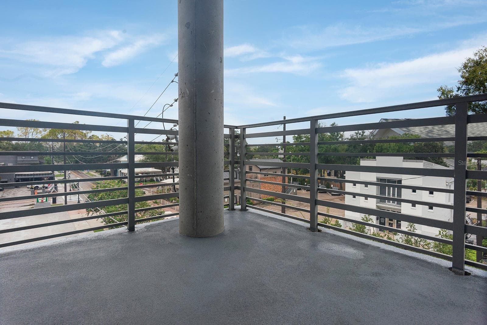 Condominium at 10 N SUMMERLIN AVE #28, ORLANDO, photo 5 of 32