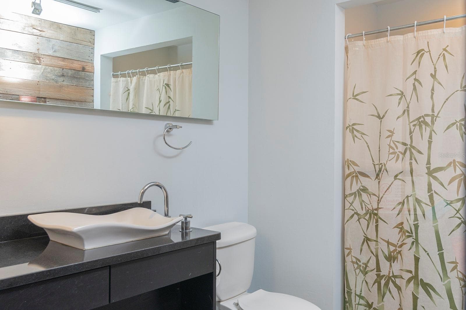 Condominium at 10 N SUMMERLIN AVE #28, ORLANDO, photo 16 of 32