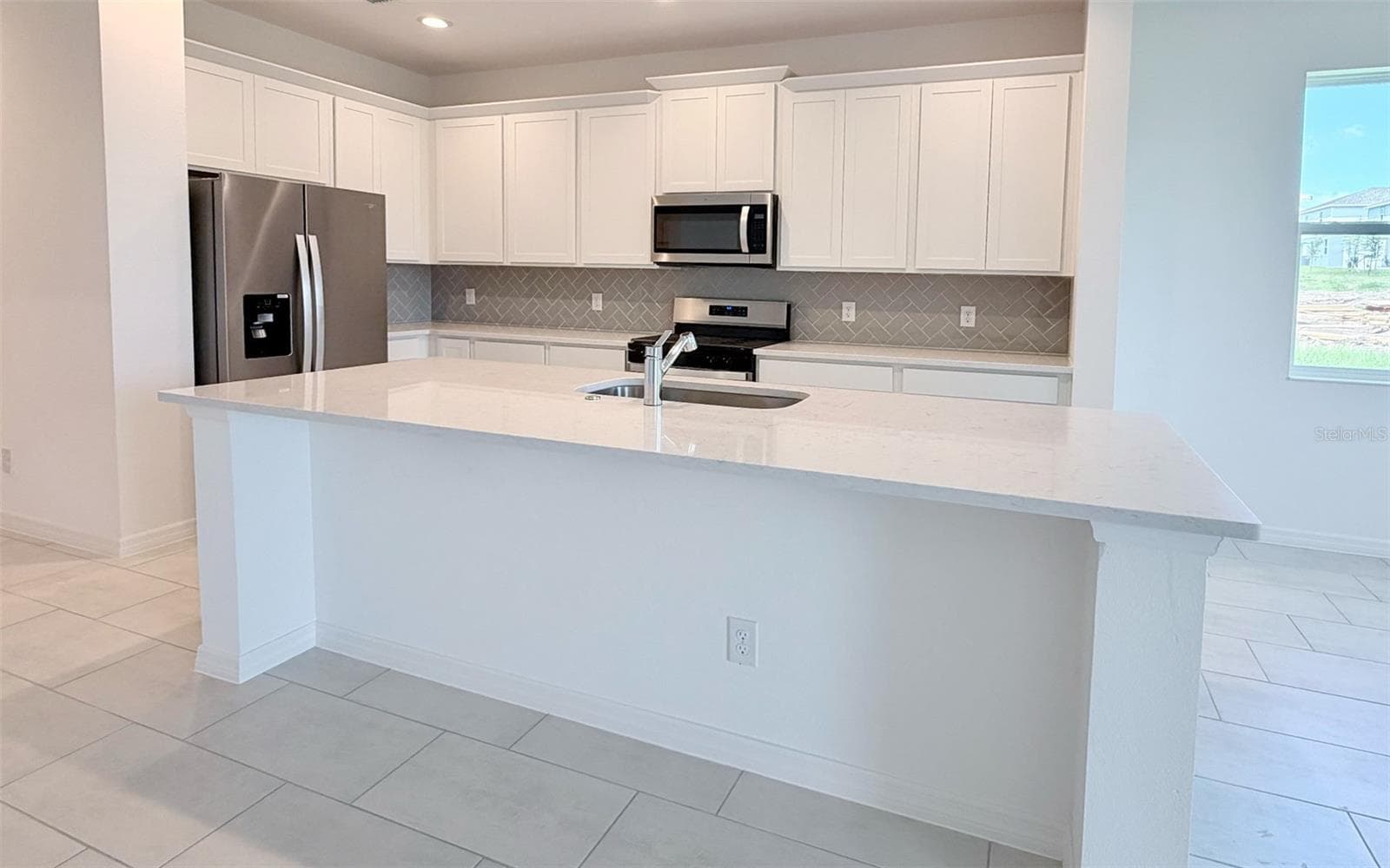 Single Family Residence at 6736 SPOTTED EAGLE LOOP, HOWEY IN THE HILLS, photo 3 of 12