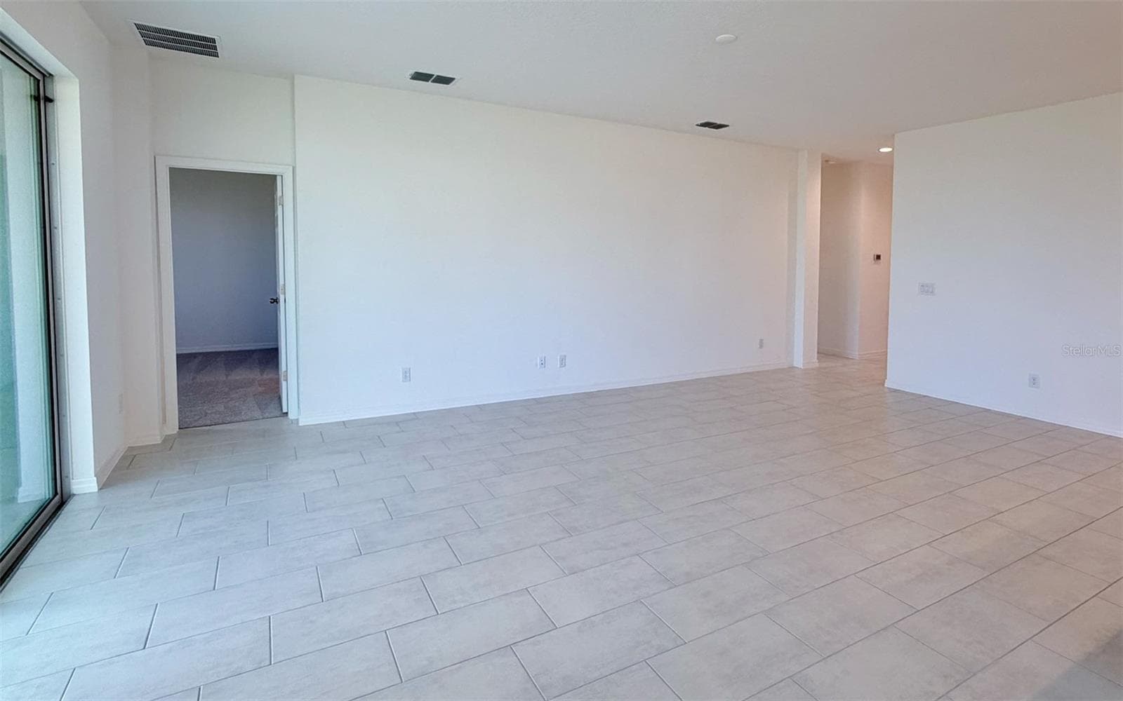 Single Family Residence at 6736 SPOTTED EAGLE LOOP, HOWEY IN THE HILLS, photo 6 of 12