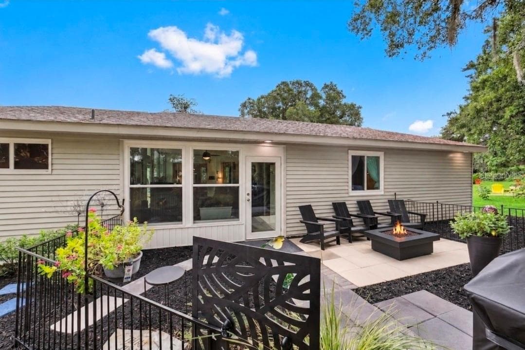 Bring your suitcase , dreams and goals-its all possible here - 9282 SW 109TH LN, OCALA