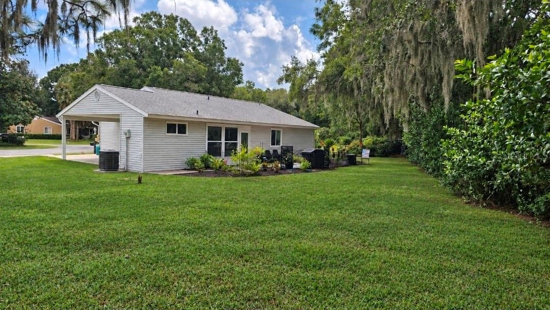 Nice large backyard for what ever your plans are. - 9282 SW 109TH LN, OCALA