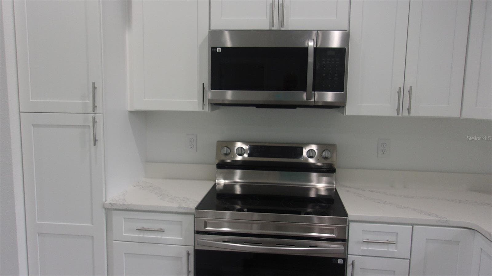 Kitchen View 2 - 8410 SW 157TH LN, DUNNELLON