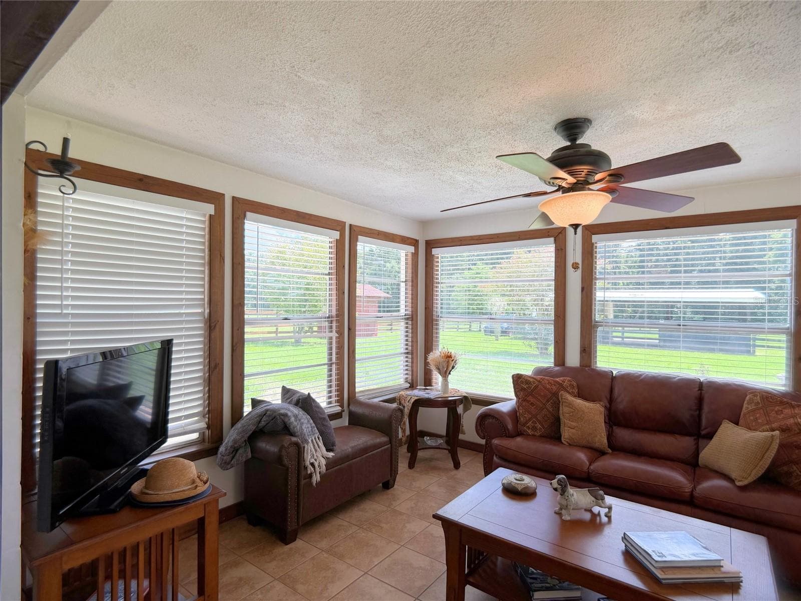 Florida Room - 1480 NE 97 ST, ANTHONY
