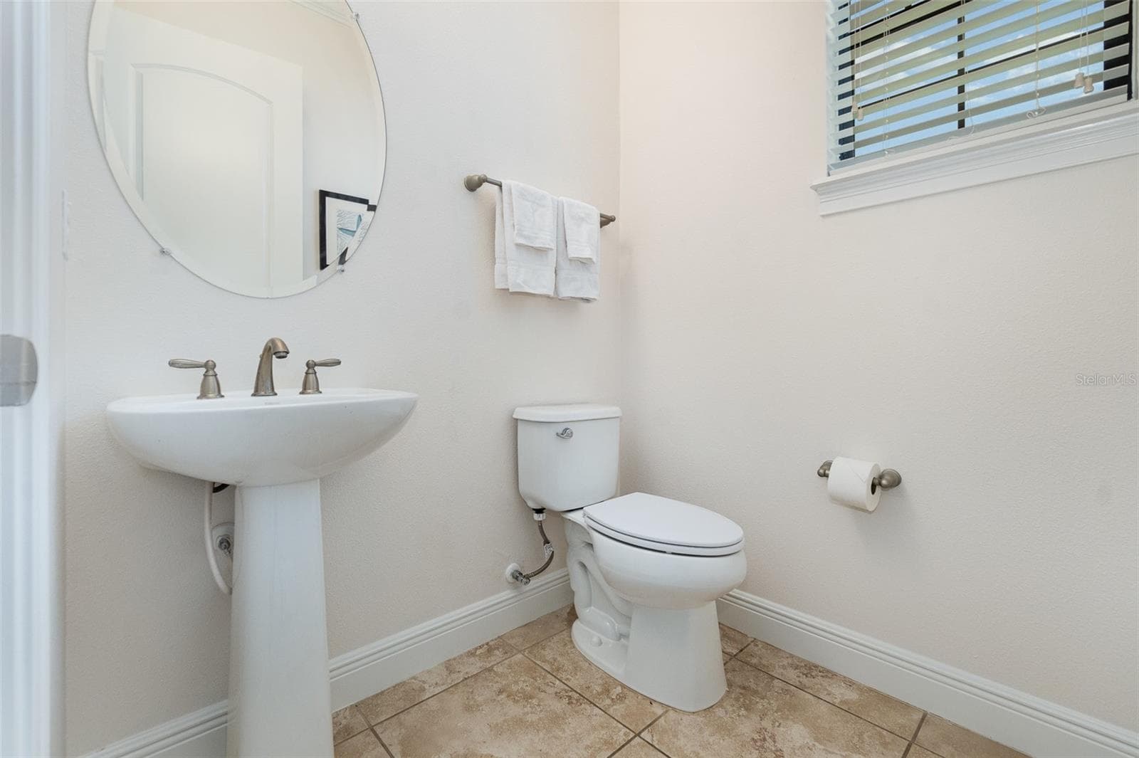 Single Family Residence at 949 DESERT MOUNTAIN CT, KISSIMMEE, photo 25 of 83