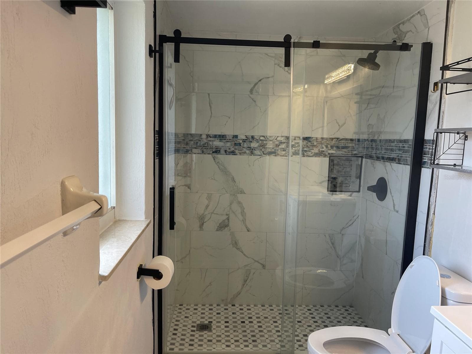 Owner Bath - 339 ELSIE AVE, DAYTONA BEACH