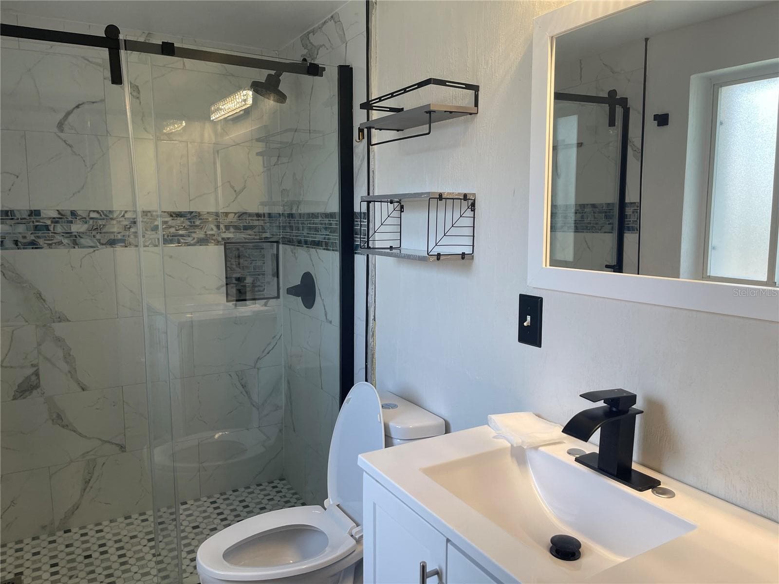 Owner Bath - 339 ELSIE AVE, DAYTONA BEACH