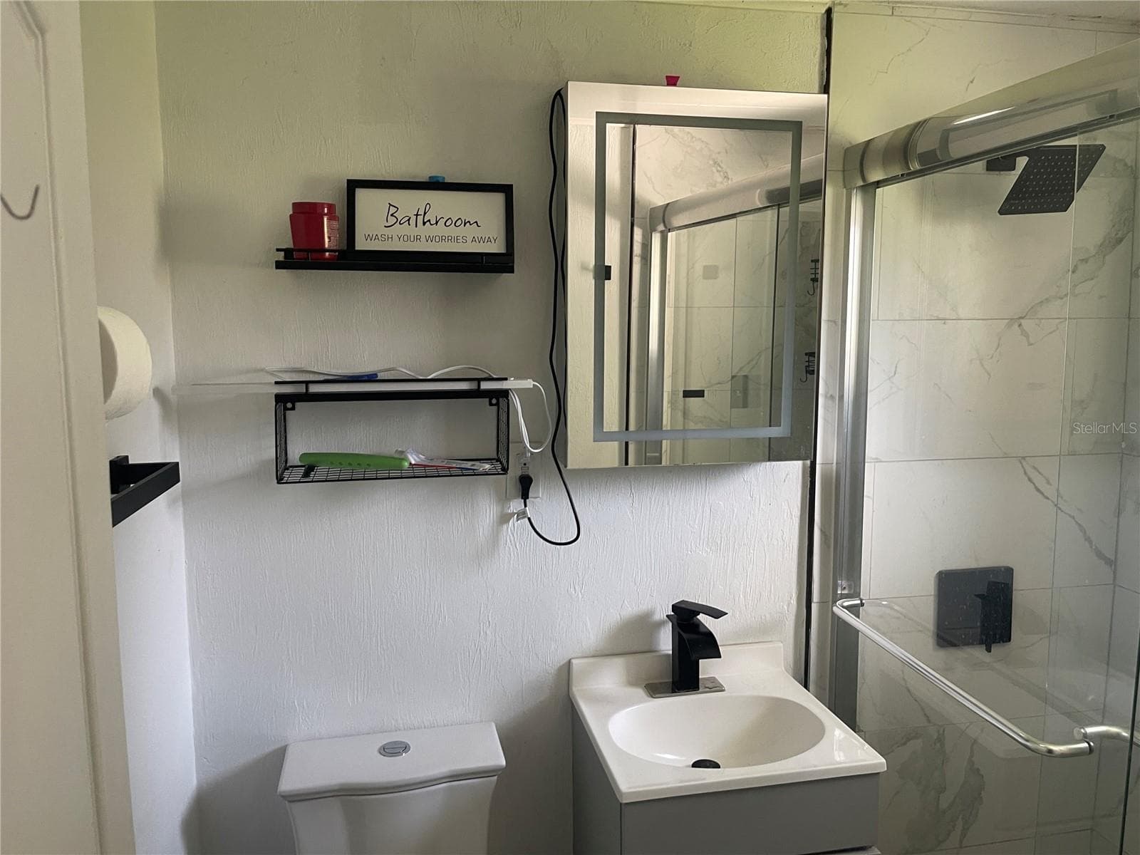 Bathroom #2 - 339 ELSIE AVE, DAYTONA BEACH