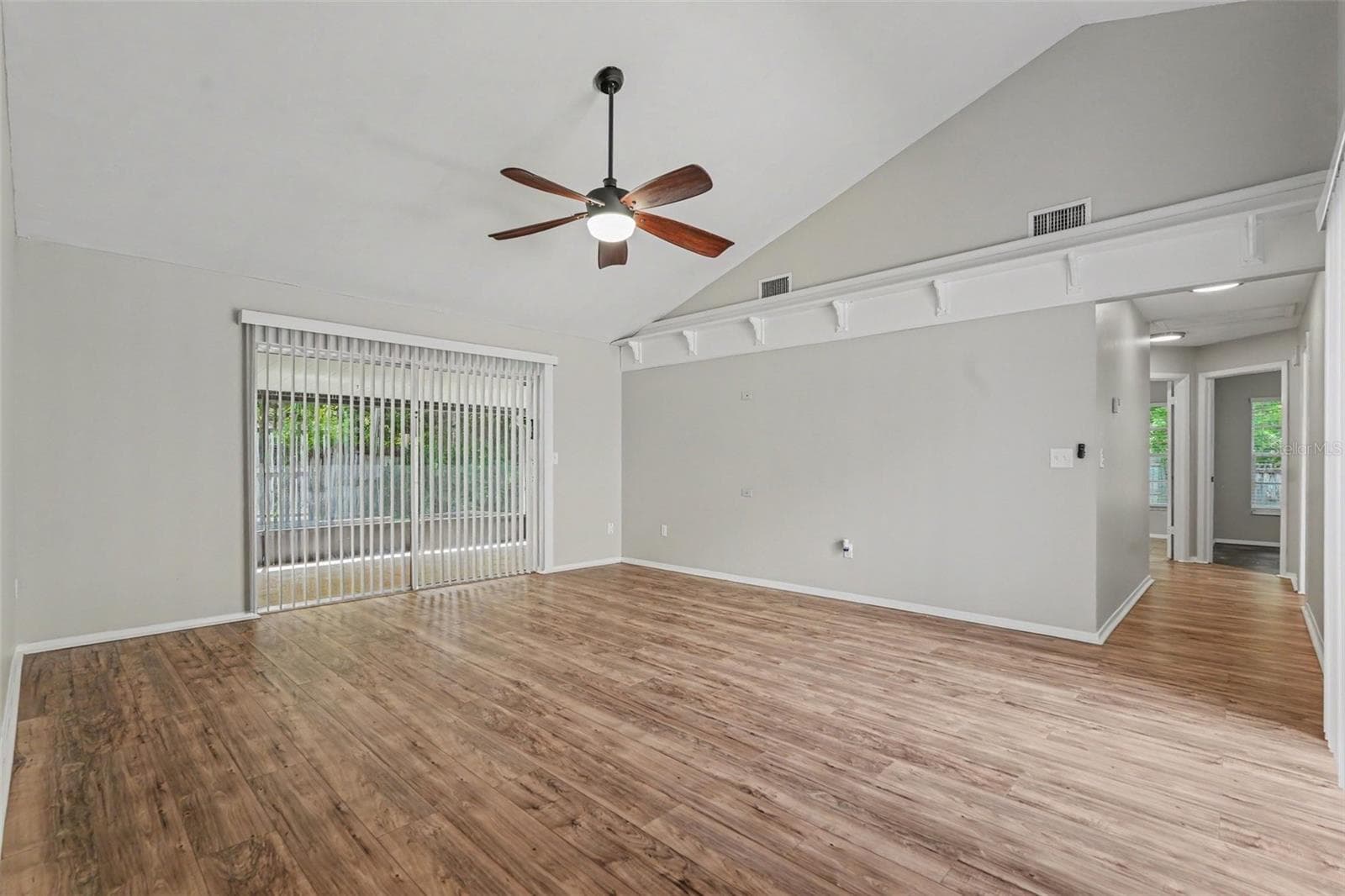 Single Family Residence at 5953 BIRCHWOOD DR, TAMPA, photo 6 of 21