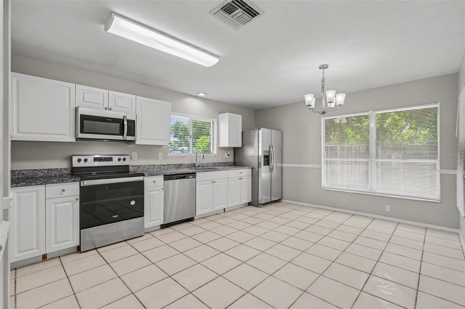 Single Family Residence at 5953 BIRCHWOOD DR, TAMPA, photo 7 of 21