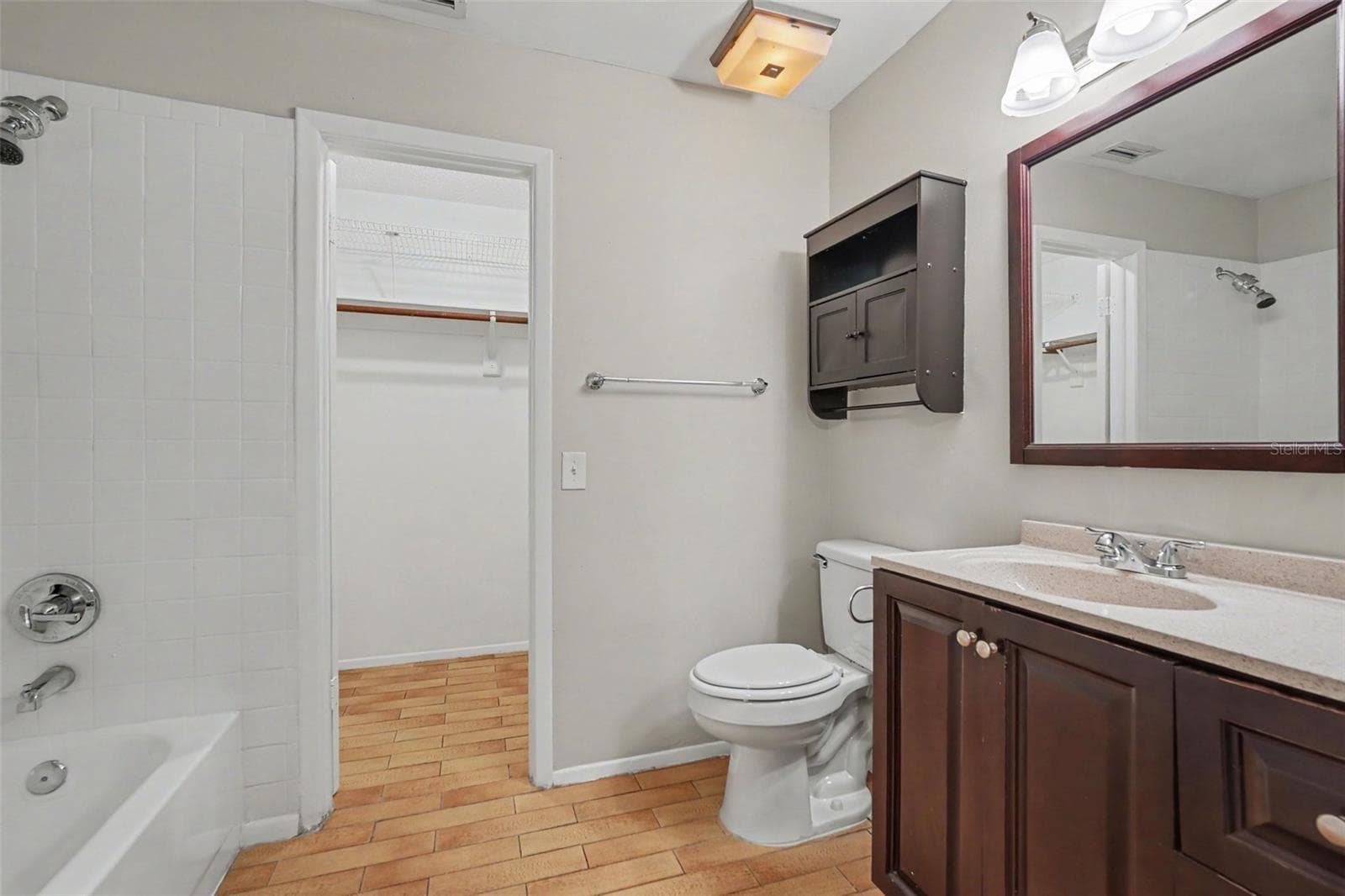Single Family Residence at 5953 BIRCHWOOD DR, TAMPA, photo 15 of 21