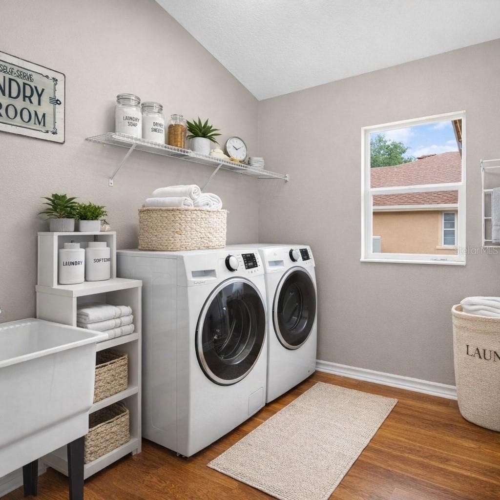 LAUNDRY ROOM - 9603 BIRNAMWOOD ST, RIVERVIEW