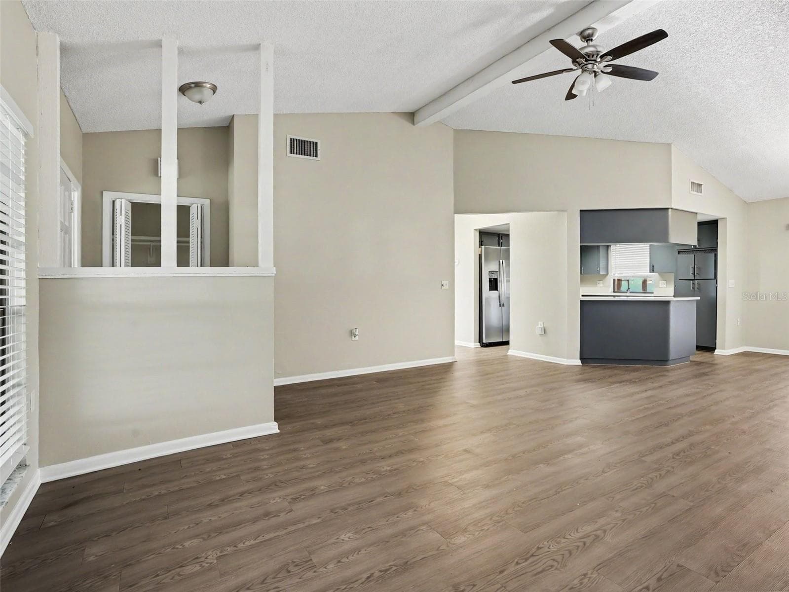 Single Family Residence at 6316 TIMUCUANS DR, LAKELAND, photo 3 of 16