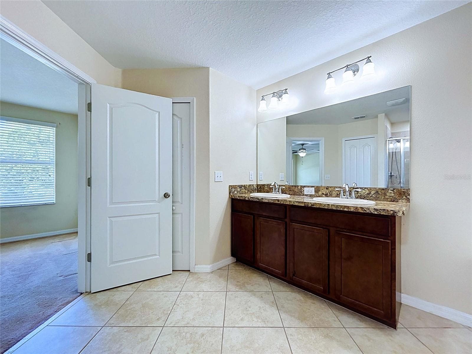 Single Family Residence at 18607 BRIAR OAKS DR, HUDSON, photo 45 of 88