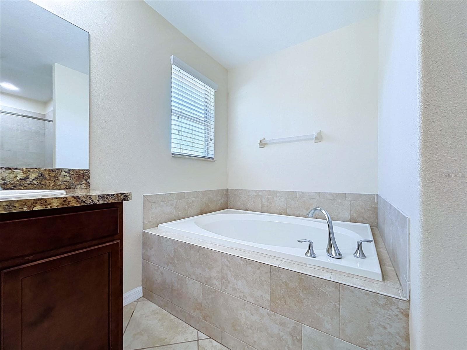 Single Family Residence at 18607 BRIAR OAKS DR, HUDSON, photo 47 of 88