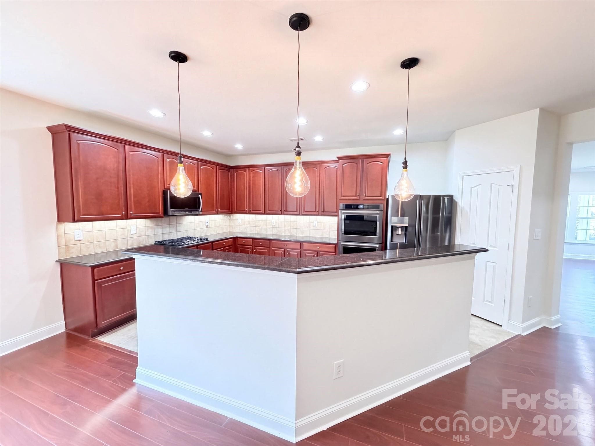 Single Family Residence at 14903 Superior Street, Charlotte, photo 6 of 22