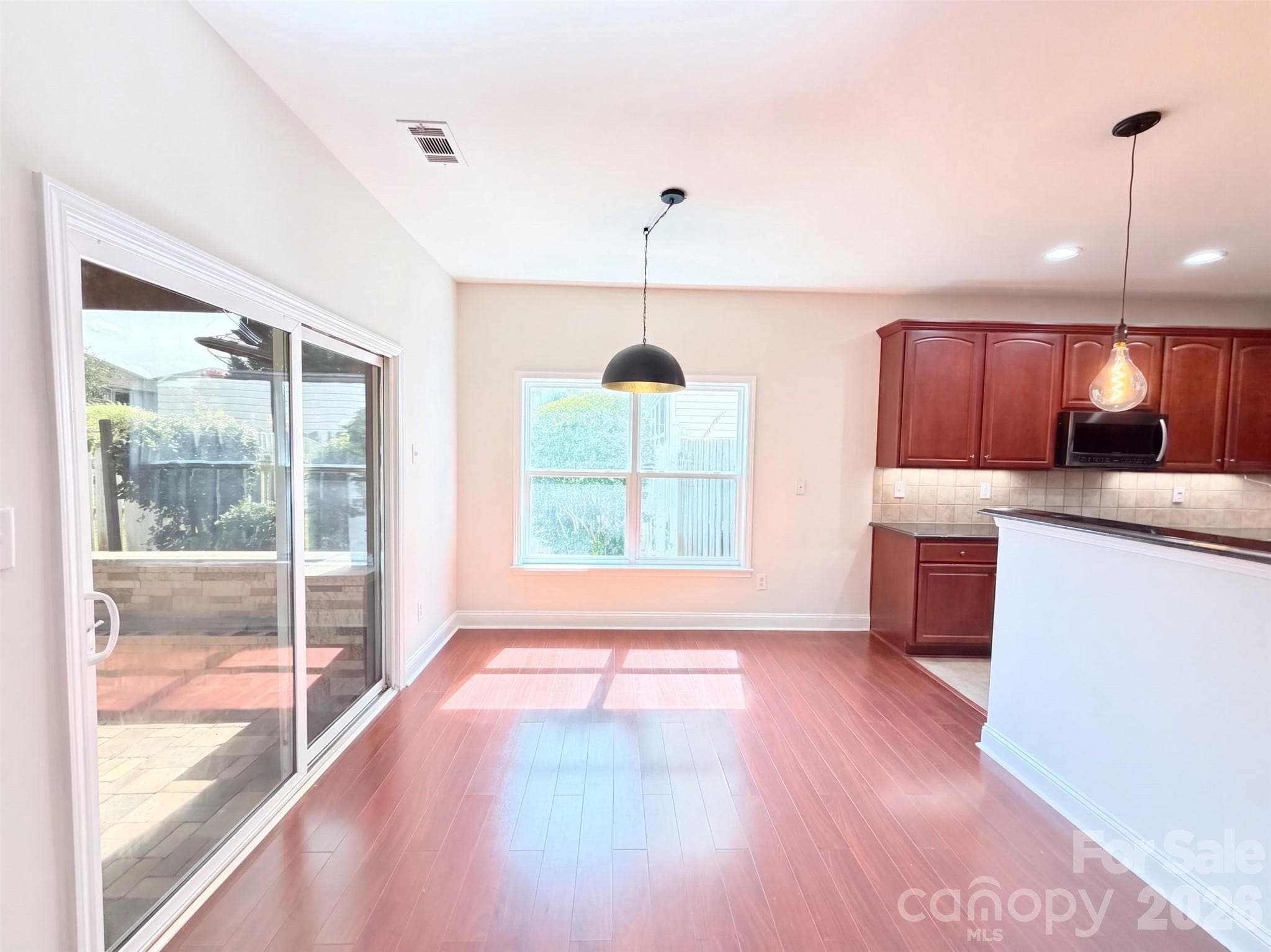 Single Family Residence at 14903 Superior Street, Charlotte, photo 7 of 22