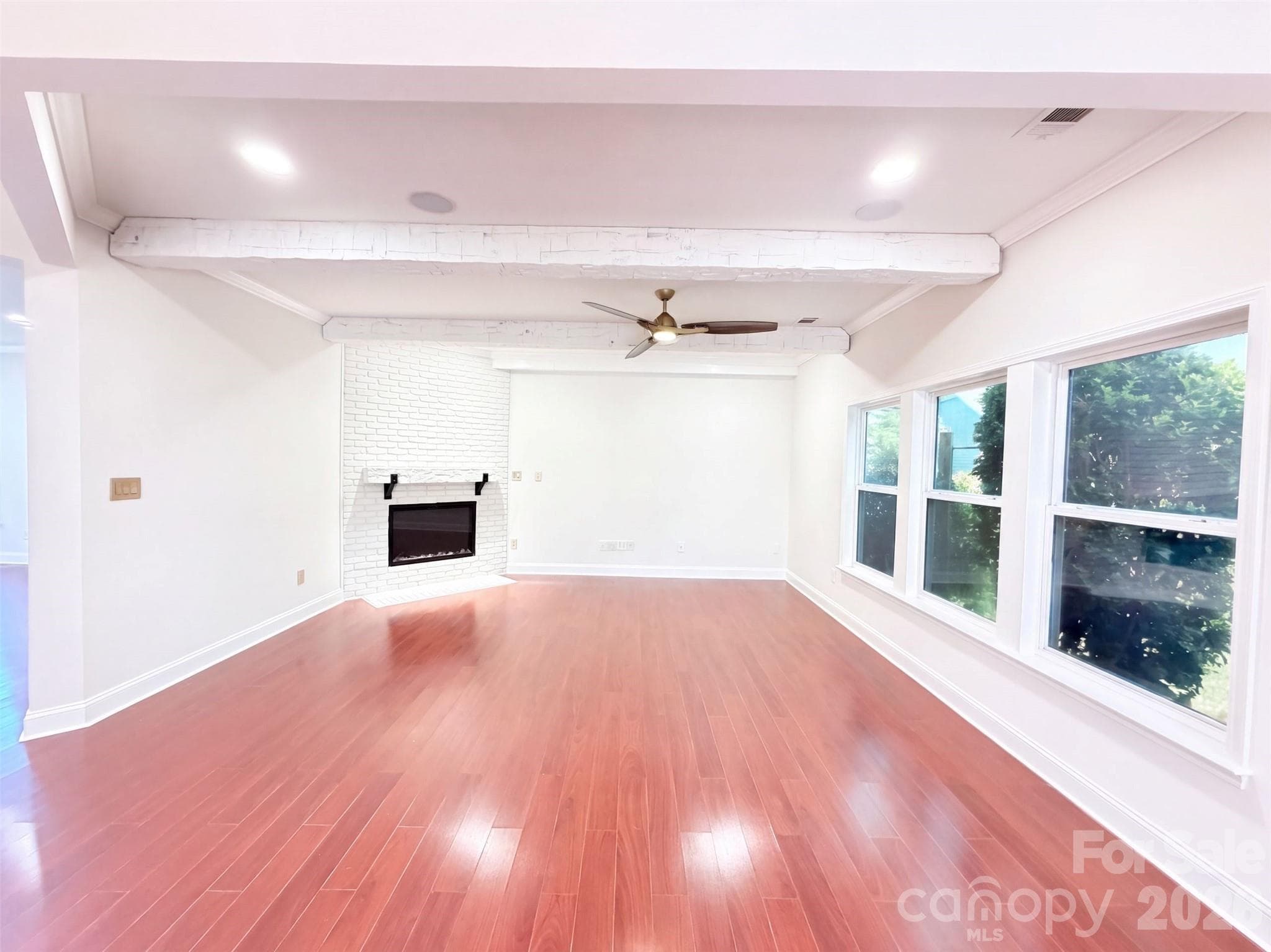 Single Family Residence at 14903 Superior Street, Charlotte, photo 8 of 22