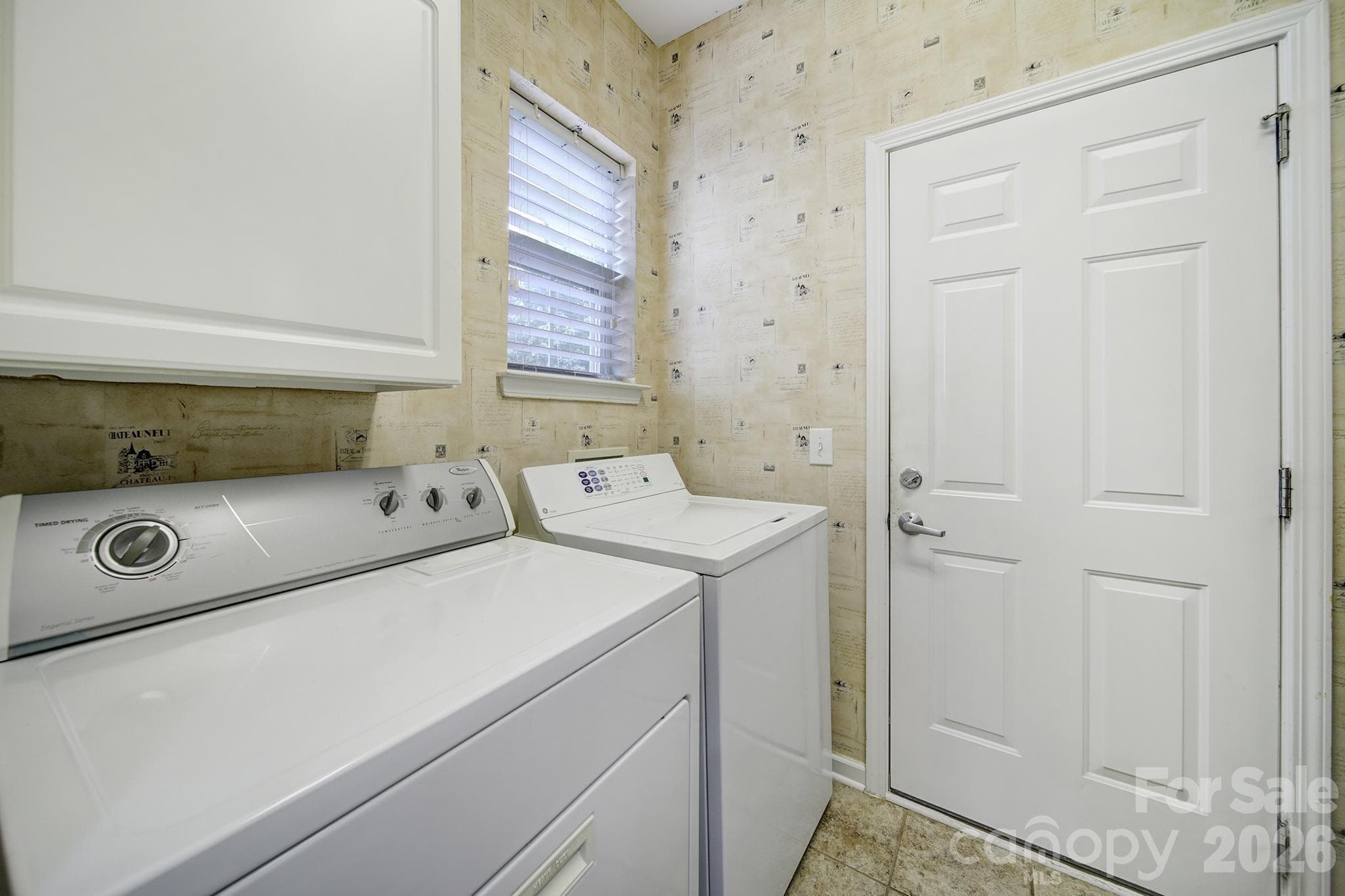 Single Family Residence at 43029 Mimosa Court, Indian Land, photo 10 of 42