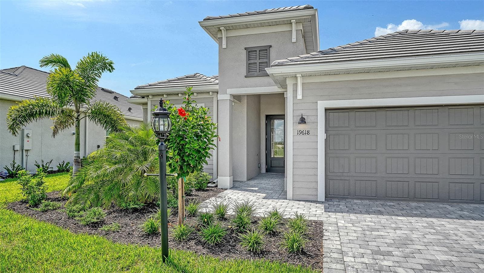 Single Family Residence at 19618 CONCH DR, LAKEWOOD RANCH, photo 3 of 44