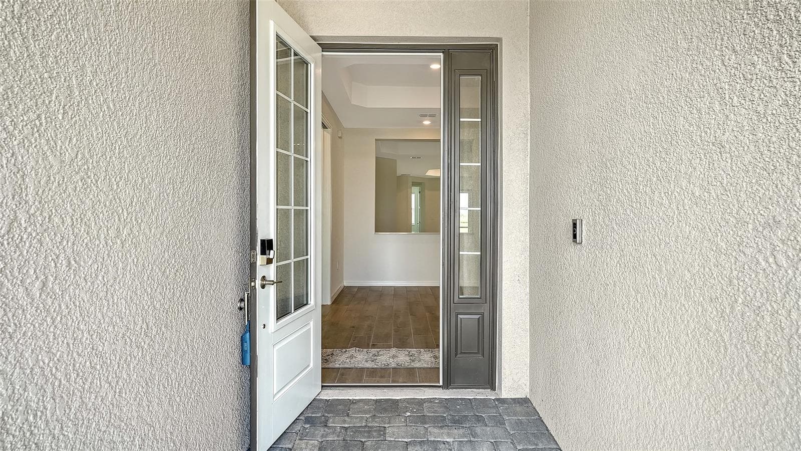 Single Family Residence at 19618 CONCH DR, LAKEWOOD RANCH, photo 4 of 44