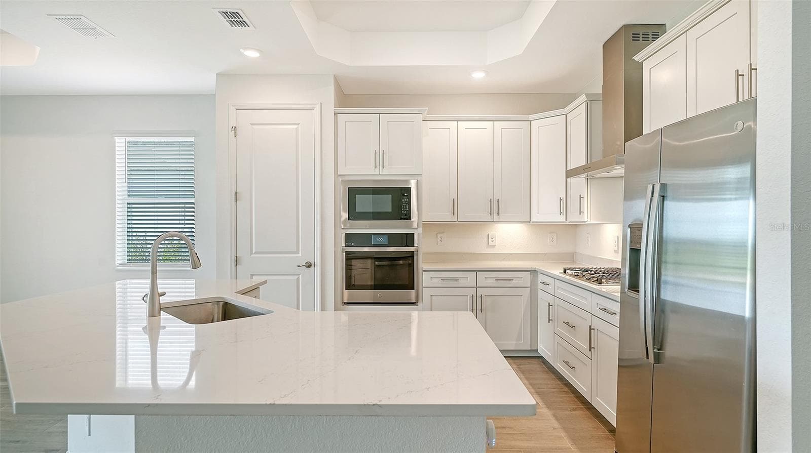 Single Family Residence at 19618 CONCH DR, LAKEWOOD RANCH, photo 13 of 44