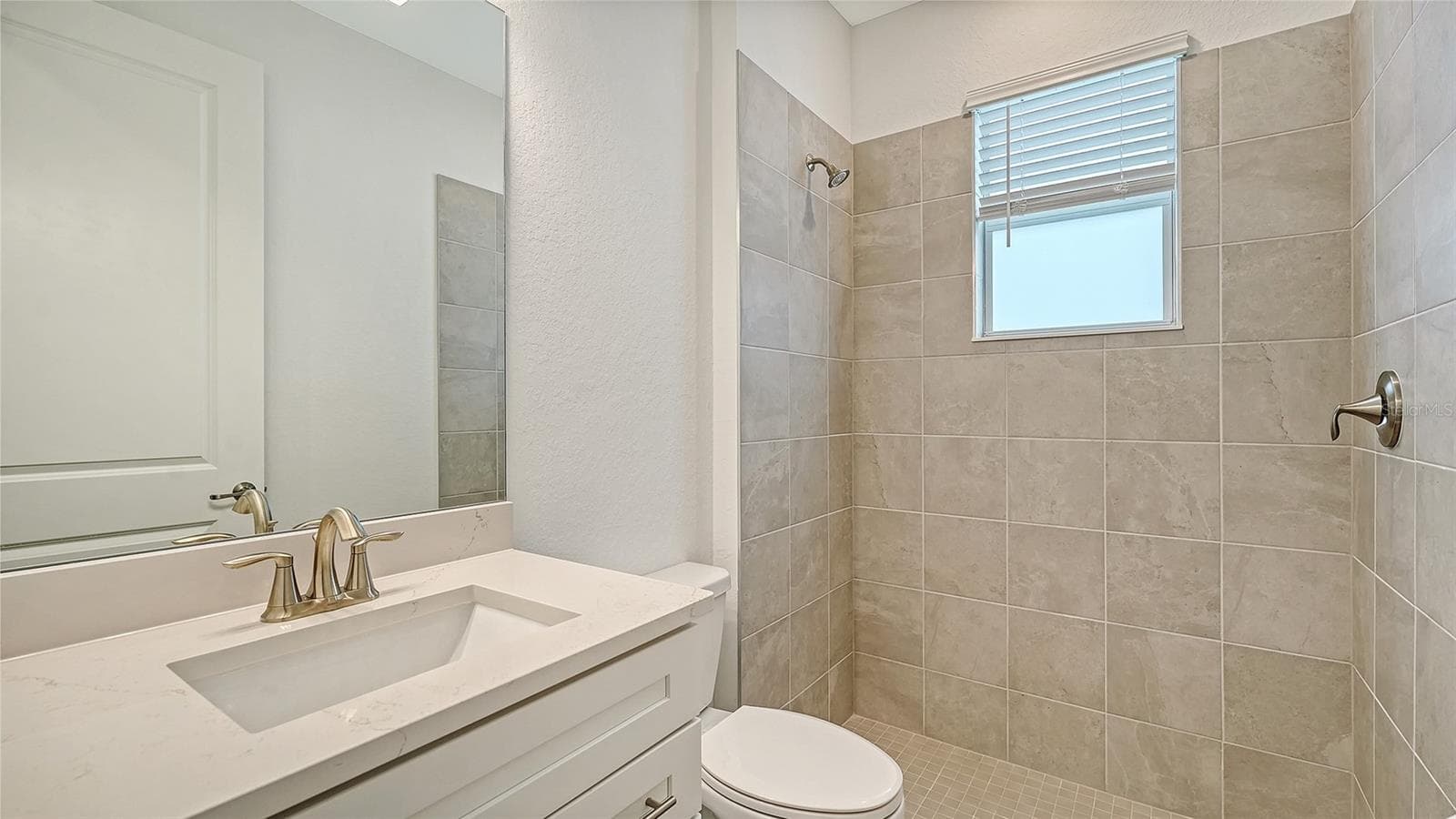 Single Family Residence at 19618 CONCH DR, LAKEWOOD RANCH, photo 29 of 44