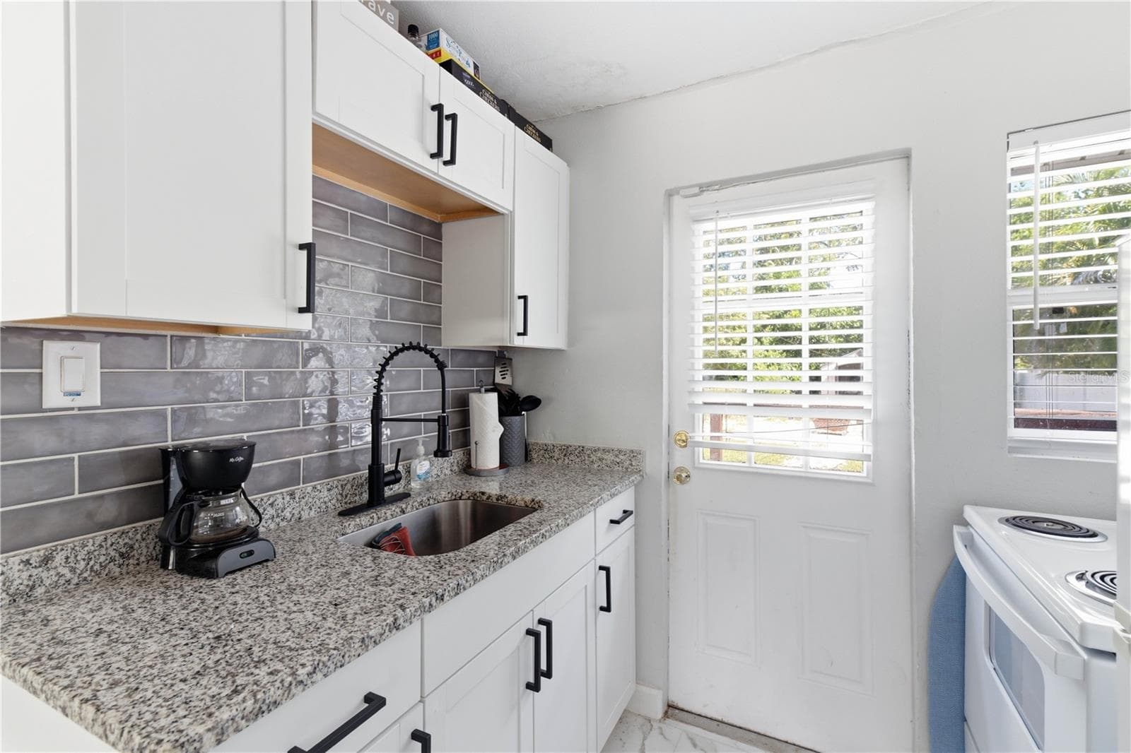606 kitchen - 604 MCLENNAN ST, CLEARWATER