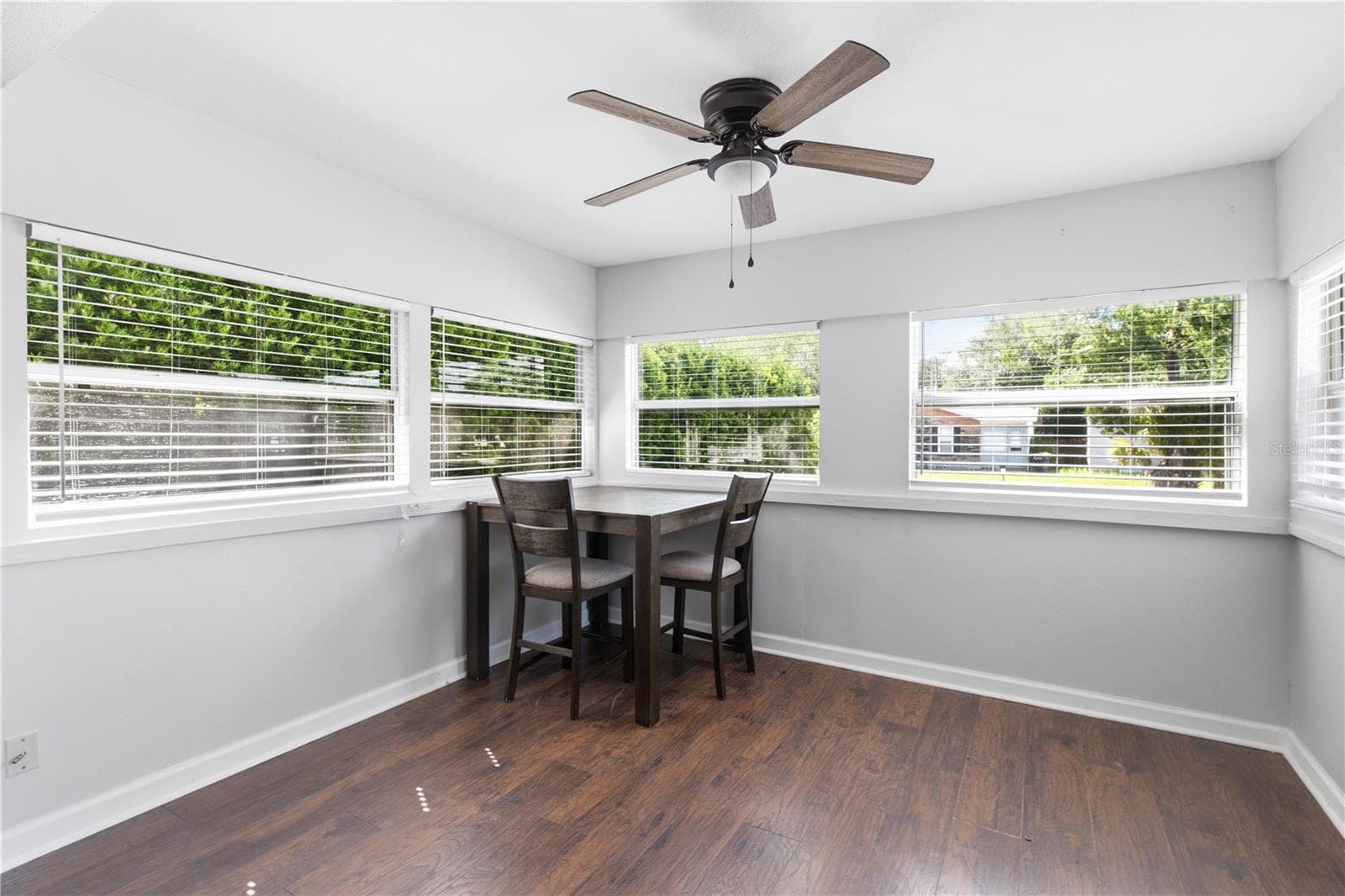 606 living room - 604 MCLENNAN ST, CLEARWATER