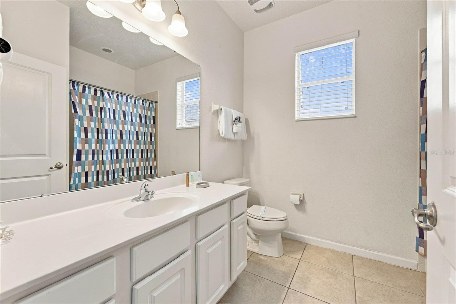 Bathroom #3 vanity. - 337 MARCELLO BLVD, KISSIMMEE