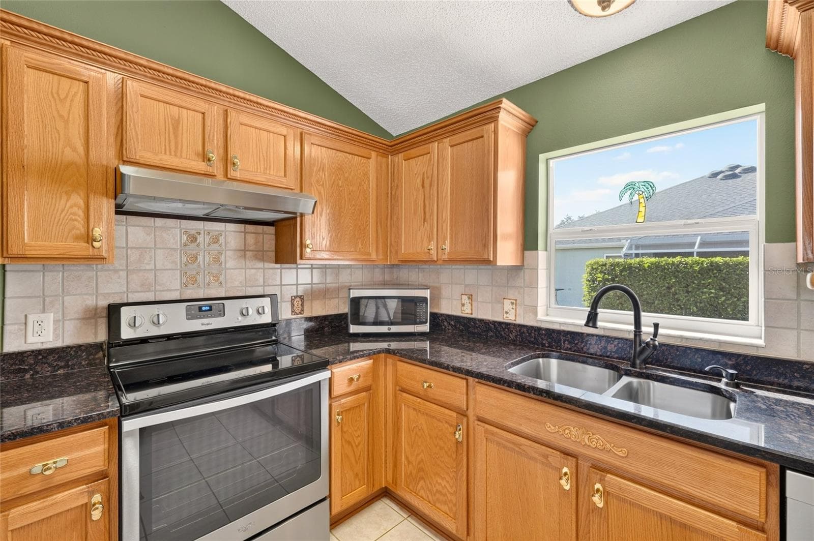 Kitchen Granite Counters - 7169 SE 172ND HAZELWOOD LOOP, THE VILLAGES