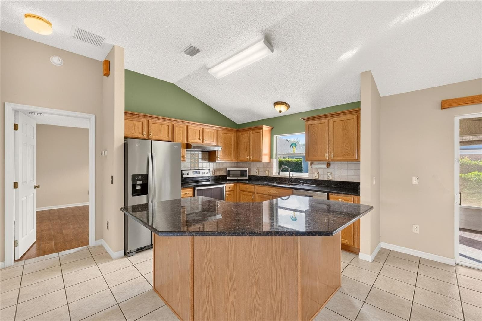 Single Family Residence at 7169 SE 172ND HAZELWOOD LOOP, THE VILLAGES, photo 8 of 48