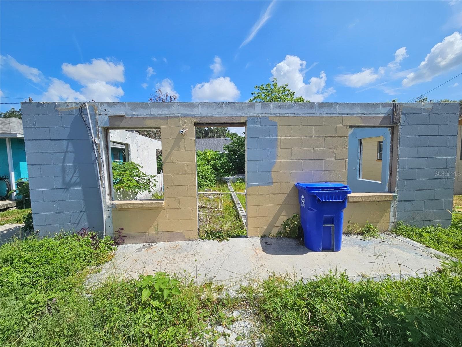723 W 14TH ST
