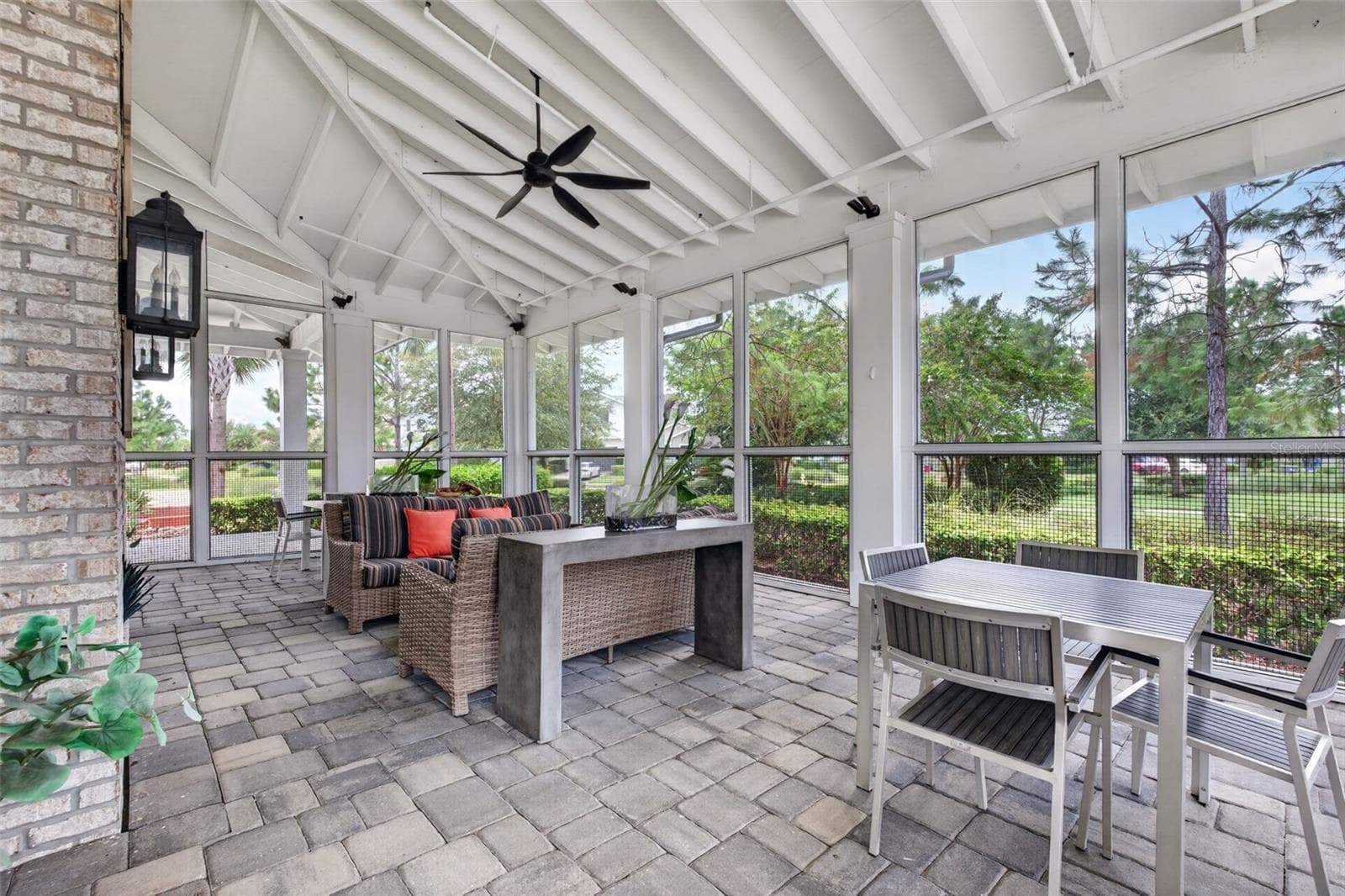 Club House Lanai - 11825 PERENNIAL PL, BRADENTON