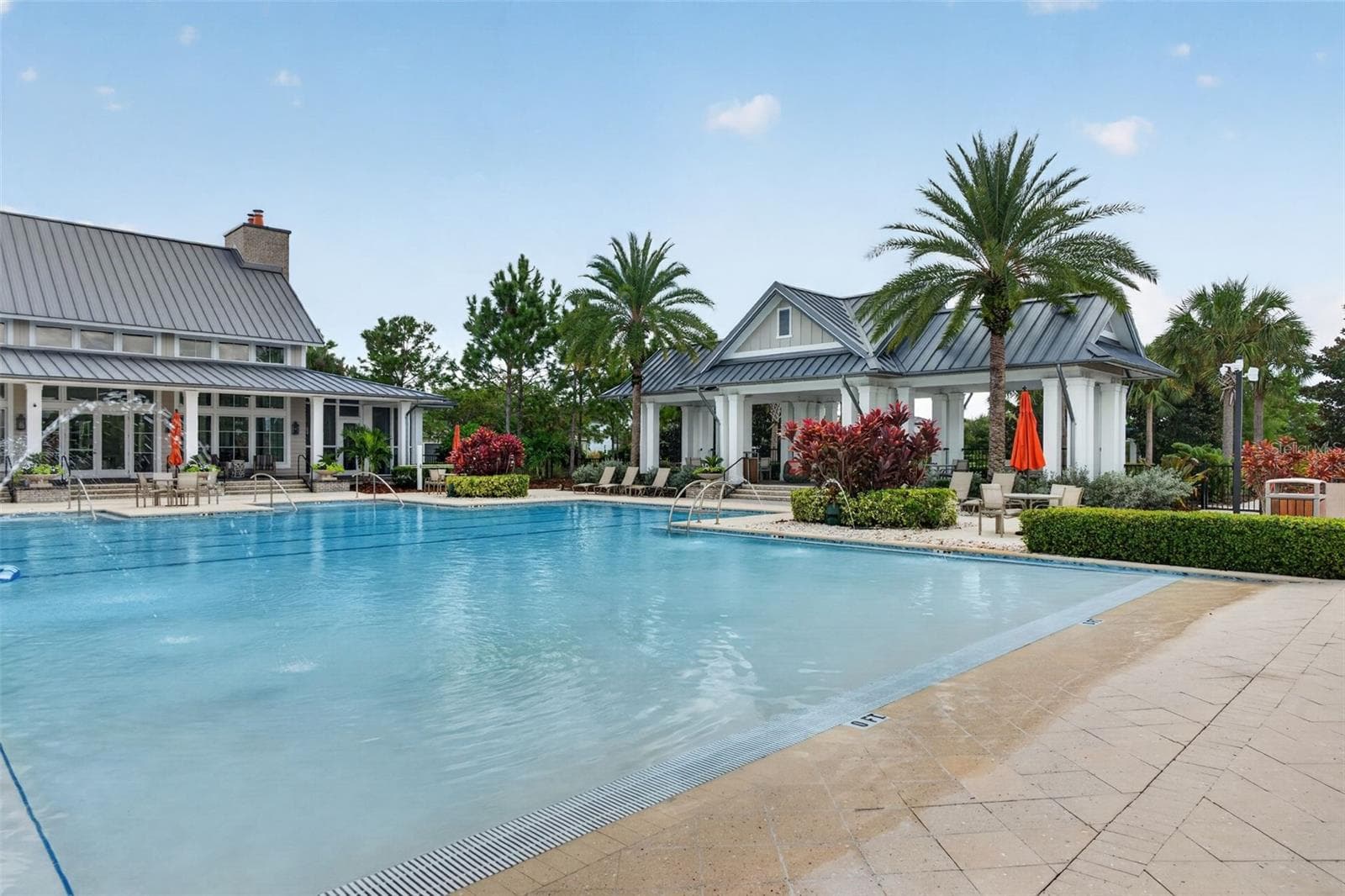 Zero Entry Pool - 11825 PERENNIAL PL, BRADENTON