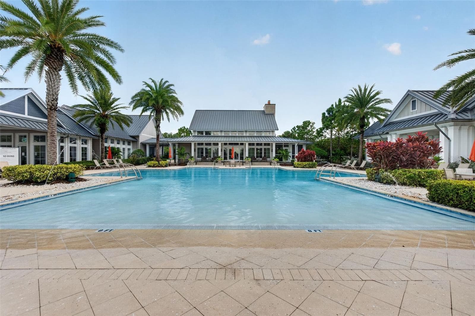 Zero Entry Pool - 11825 PERENNIAL PL, BRADENTON
