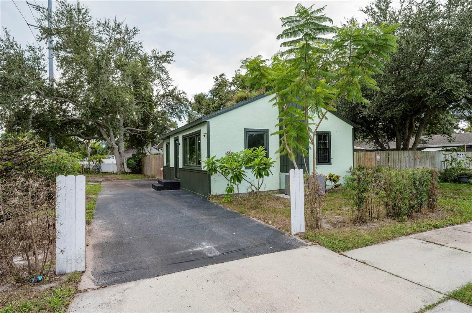 Single Family Residence at 1700 TROTTER RD, LARGO, photo 3 of 26