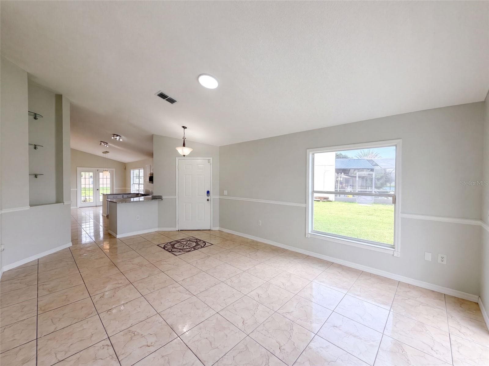 Single Family Residence at 225 SOUTHBRIDGE CIR, KISSIMMEE, photo 10 of 37