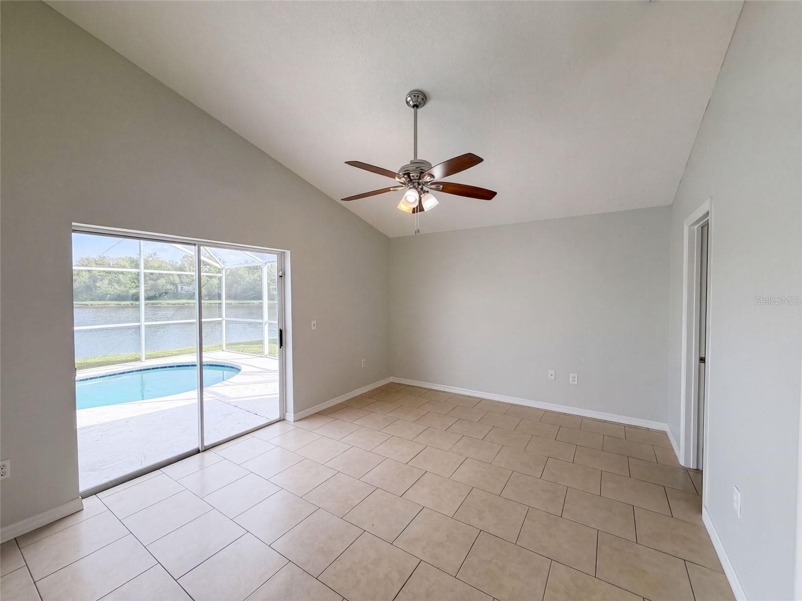 Single Family Residence at 225 SOUTHBRIDGE CIR, KISSIMMEE, photo 11 of 37