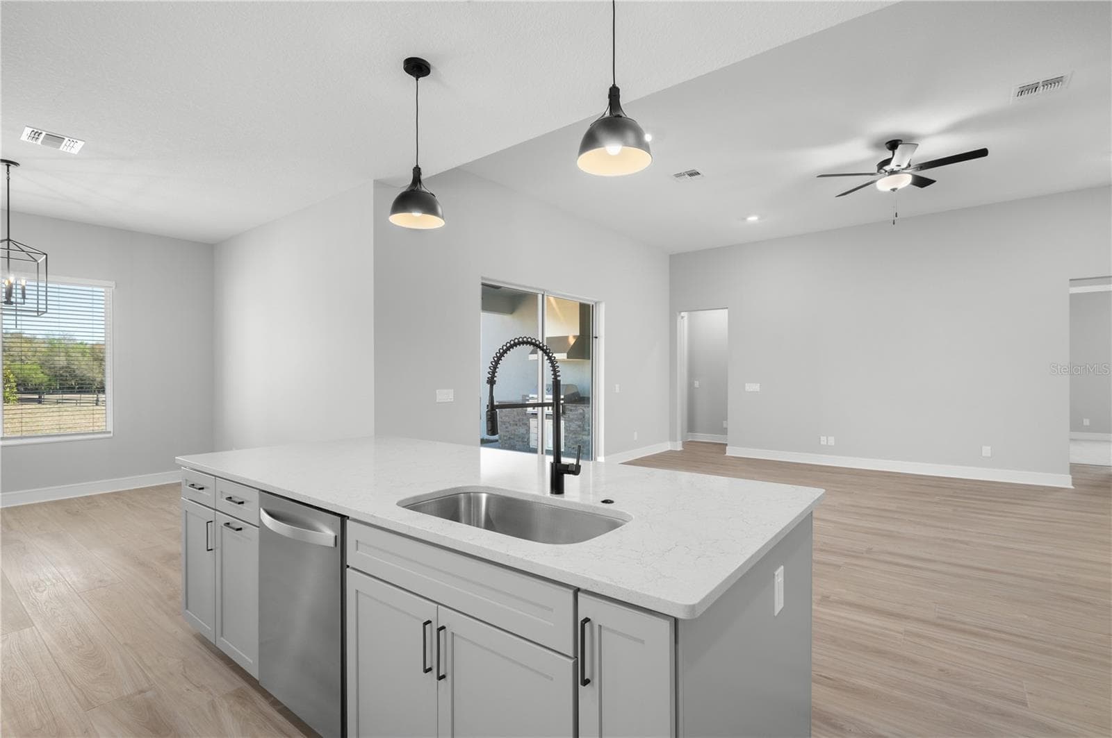 Plenty of space to cook and gather. - 3840 SADDLE HILL TRL, FRUITLAND PARK