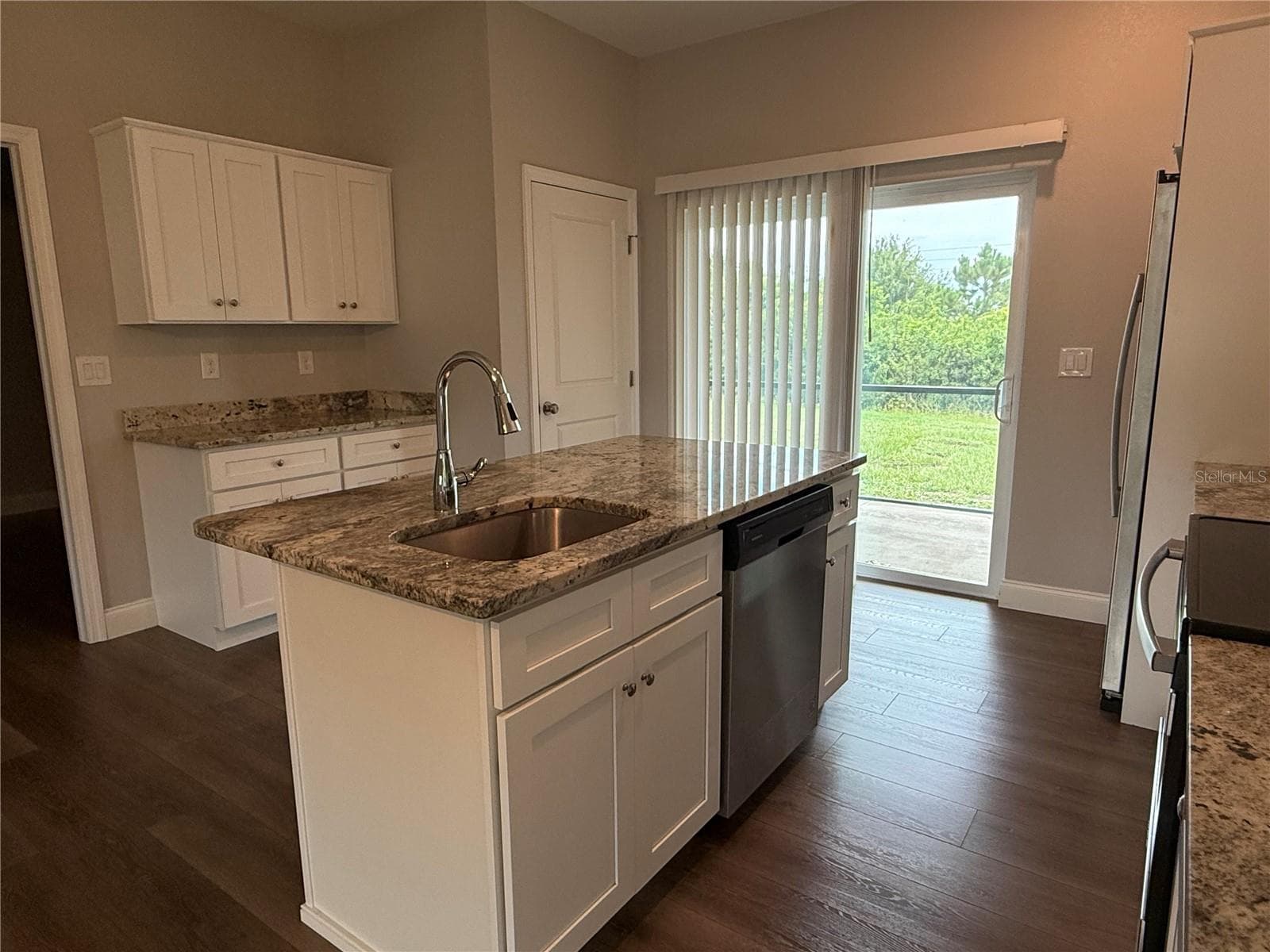 Half Duplex at 10371 KIDRON AVE, ENGLEWOOD, photo 4 of 14