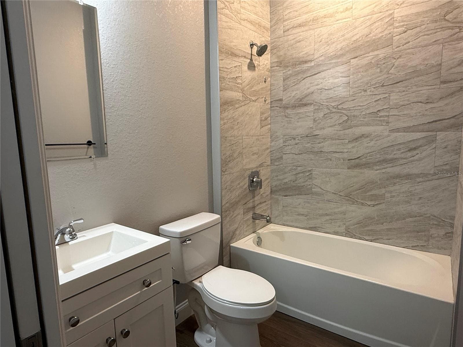 Half Duplex at 10371 KIDRON AVE, ENGLEWOOD, photo 13 of 14