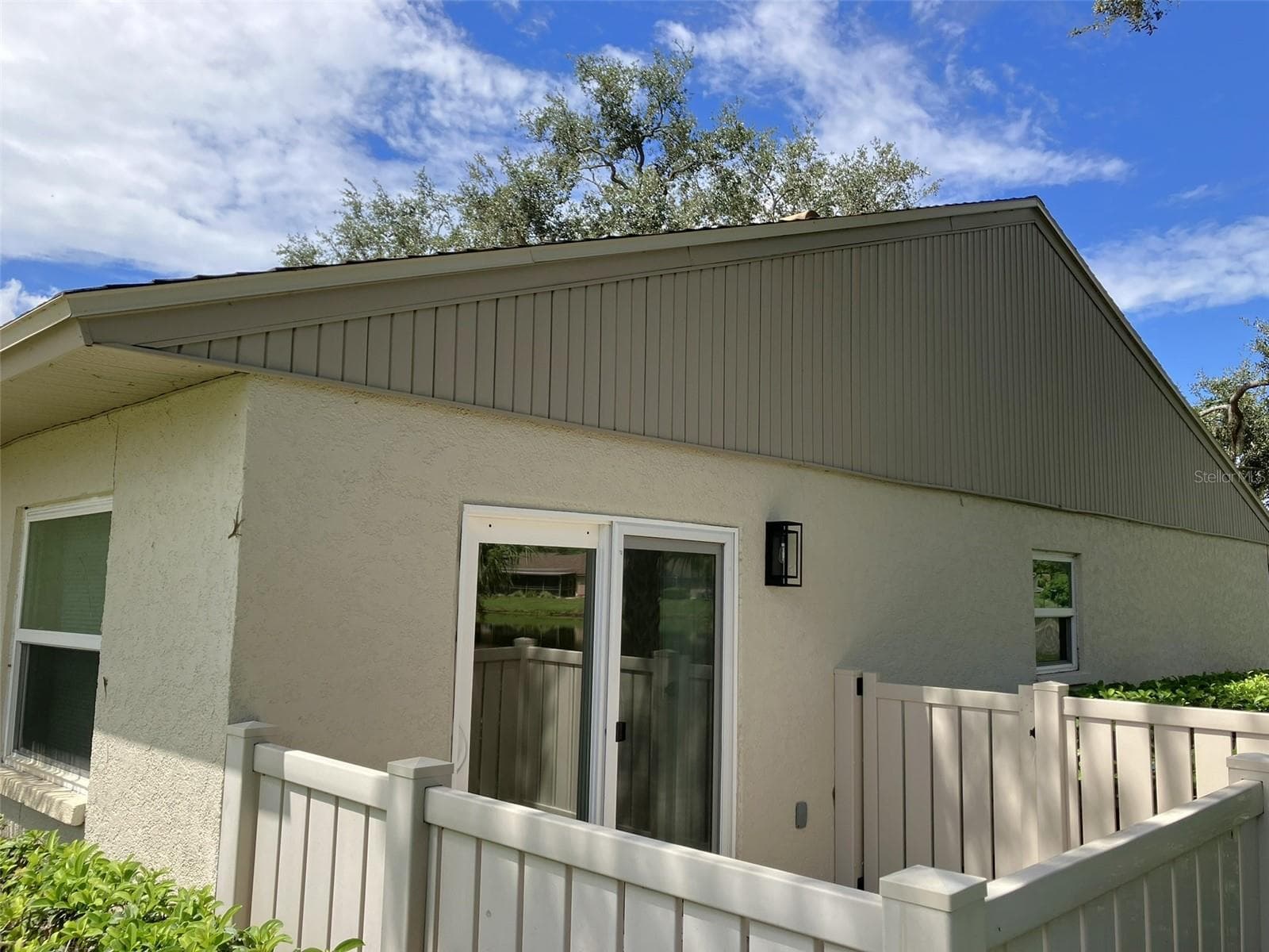 Side Patio - 110 EVELYN CT, OLDSMAR
