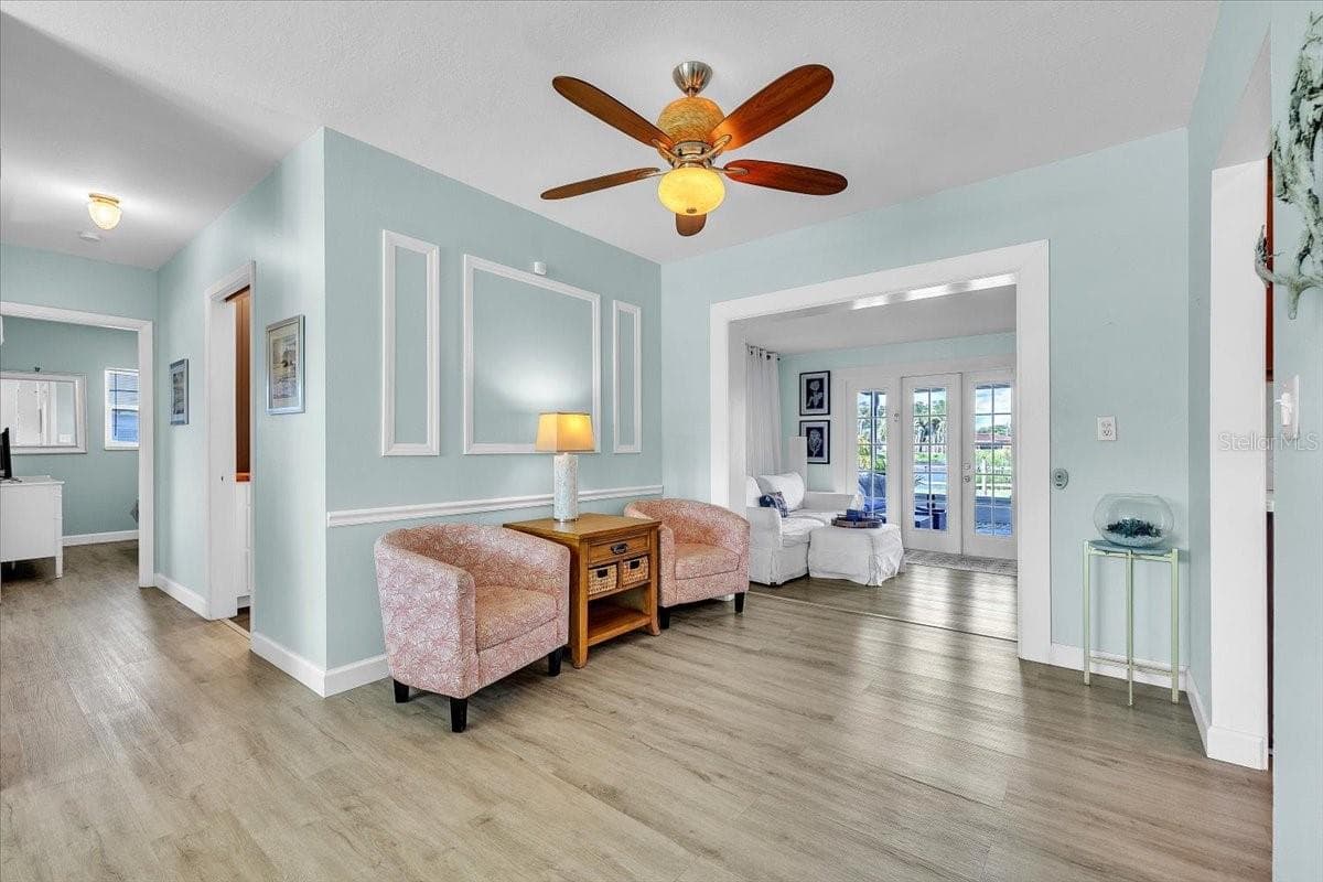 Single Family Residence at 2947 ARGYLE RD, VENICE, photo 7 of 62