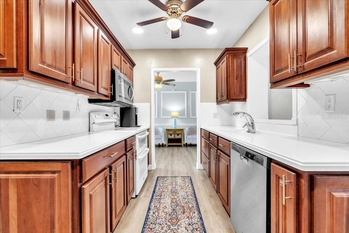 Single Family Residence at 2947 ARGYLE RD, VENICE, photo 18 of 62