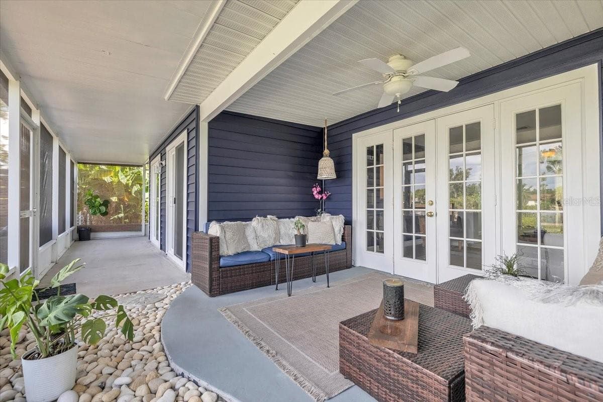 Single Family Residence at 2947 ARGYLE RD, VENICE, photo 48 of 62